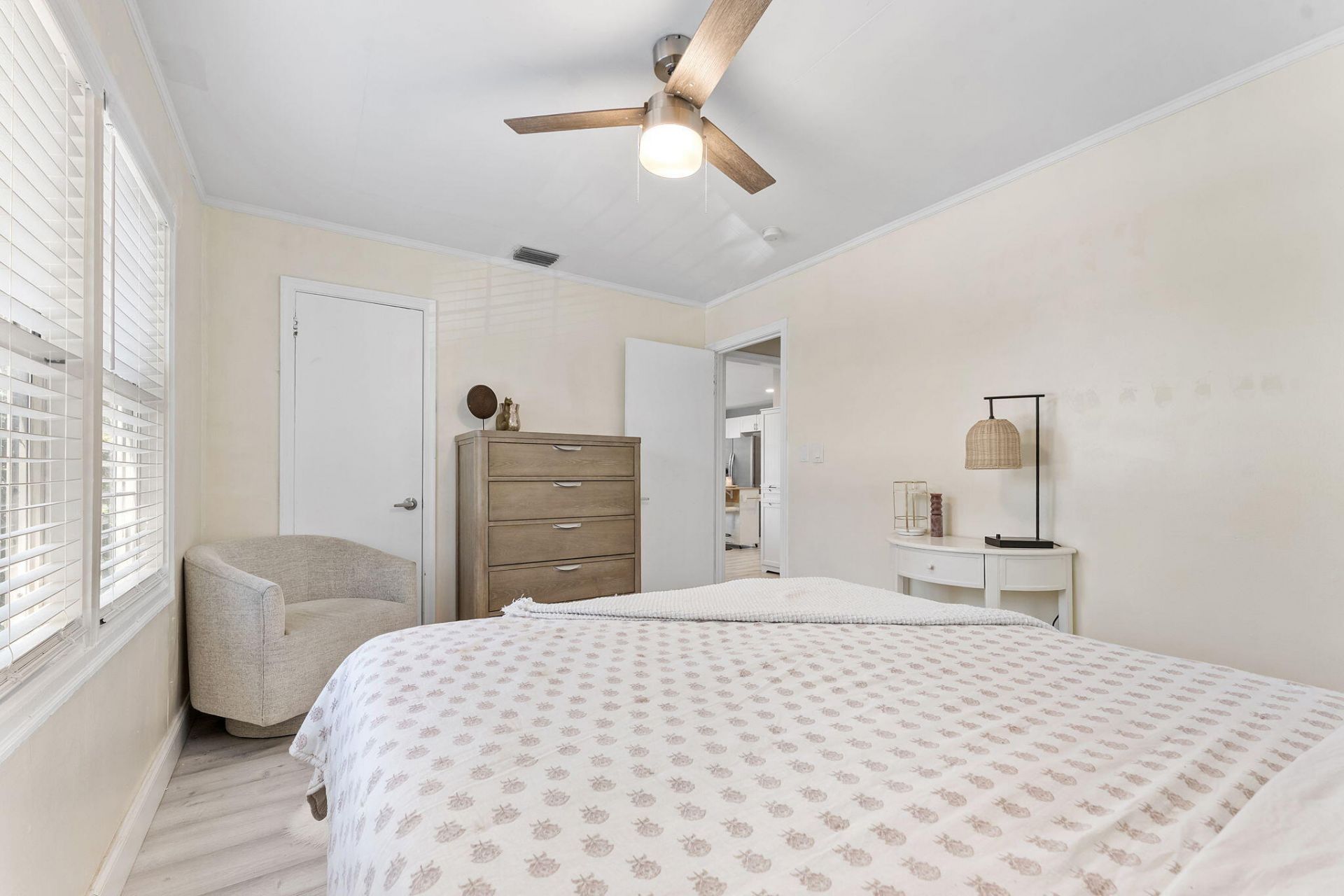 961 32nd Street, West Palm Beach, FL 33407 Photo