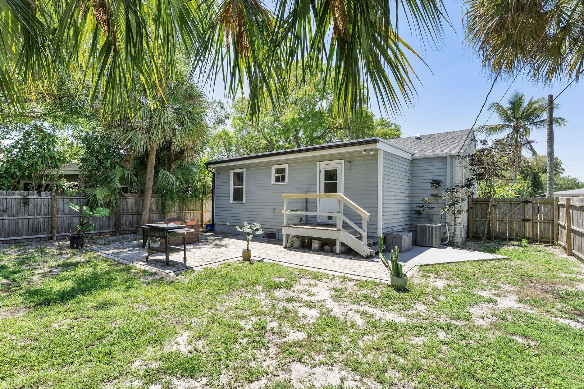 961 32nd Street, West Palm Beach, FL 33407 Photo