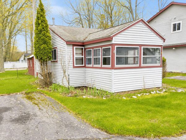 8139 E Houghton Lake Drive, Houghton Lake, MI 48629