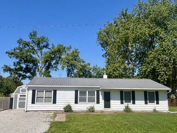 805 N Reel Street , Salem, IL 62881