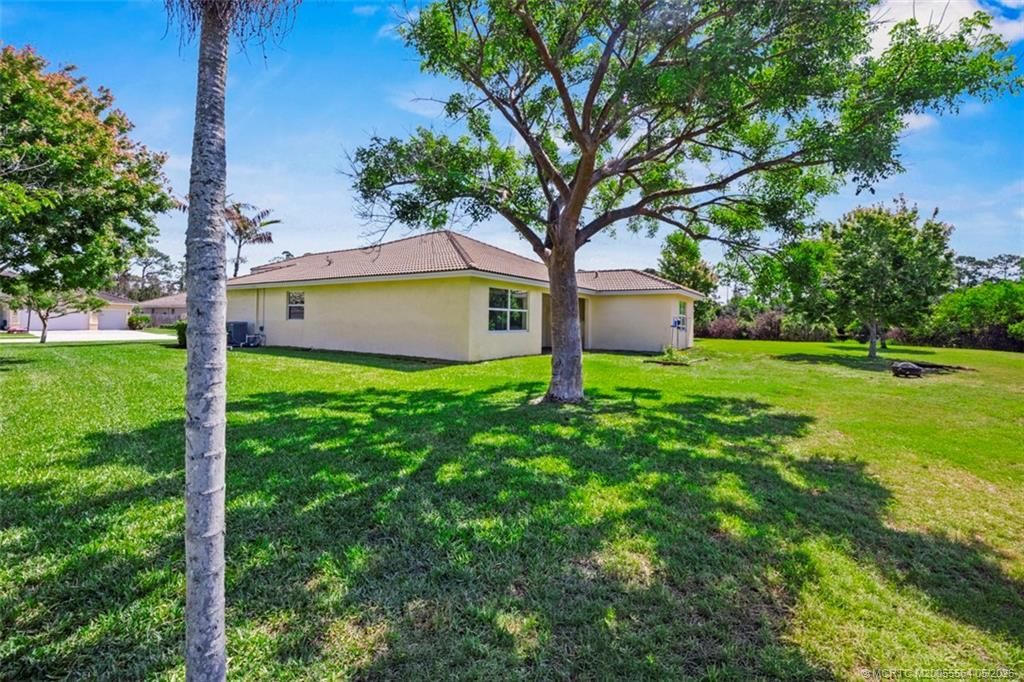 418 NE Abaca Way, Jensen Beach, FL 34957 Photo