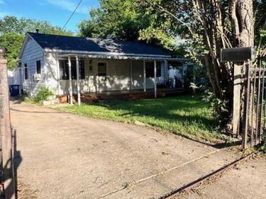 1122 McLean Avenue, Dallas, TX 75211