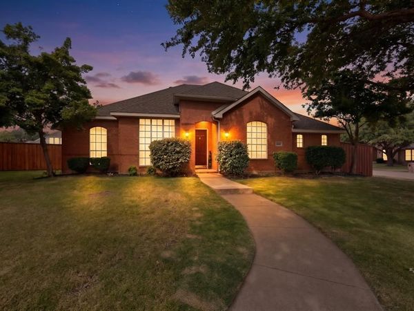 8406 Lexington Court, Rowlett, TX 75089