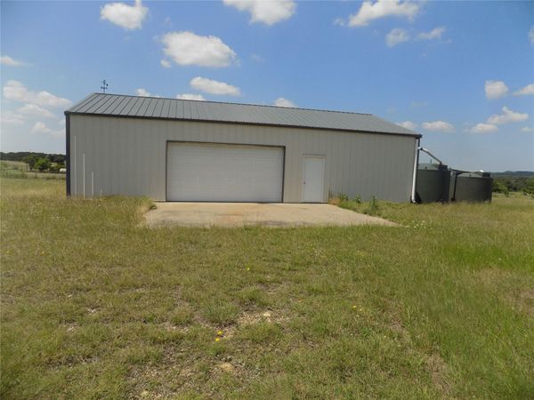 450 Ramms DR, Florence, TX 76527