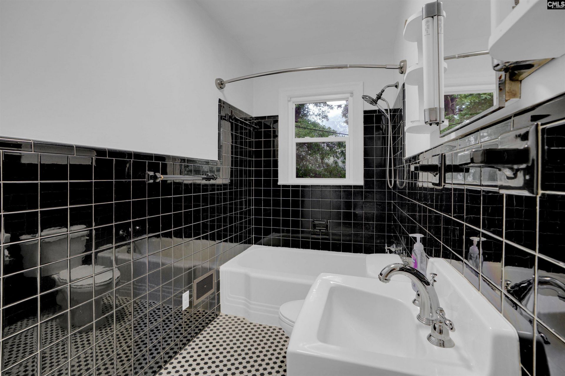 220 Nance Street  Photo 17