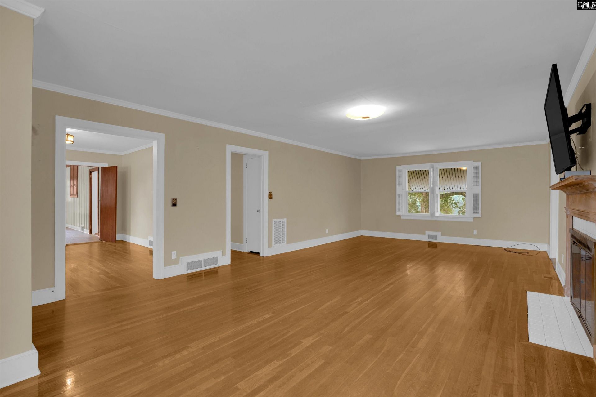 220 Nance Street Photo 9