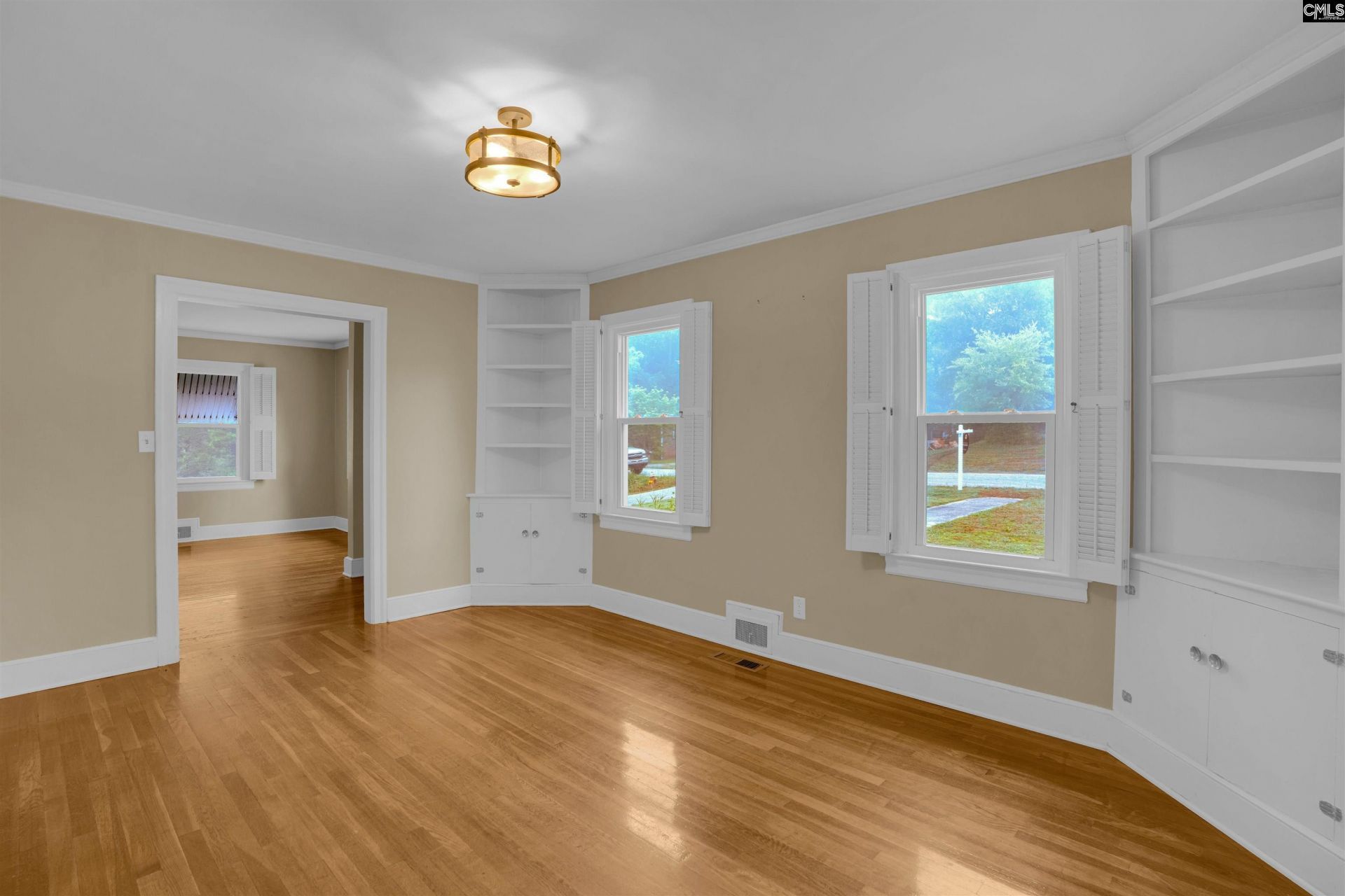 220 Nance Street  Photo 9