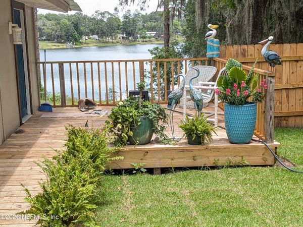 220 MIRROR LAKE Drive, Unit B, Interlachen, FL 32148