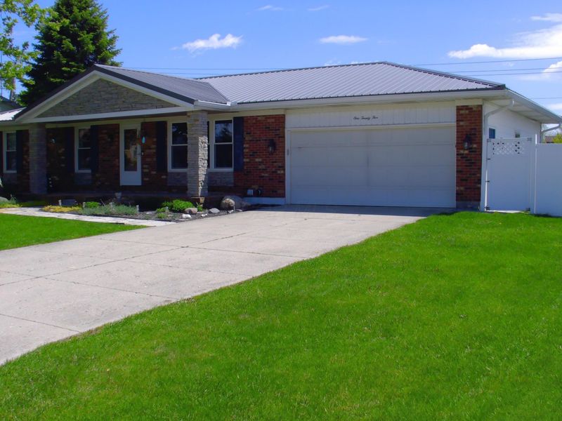 125 Heather Hill Drive , Bellefontaine, OH 43311 Photo 2