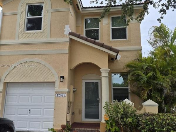 12423 SW 123rd Ter , Miami, FL 33186