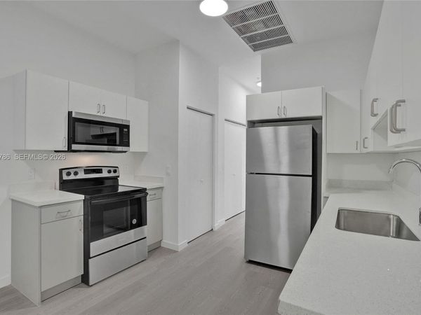1567 NW 1st St , Unit 9, Miami, FL 33125