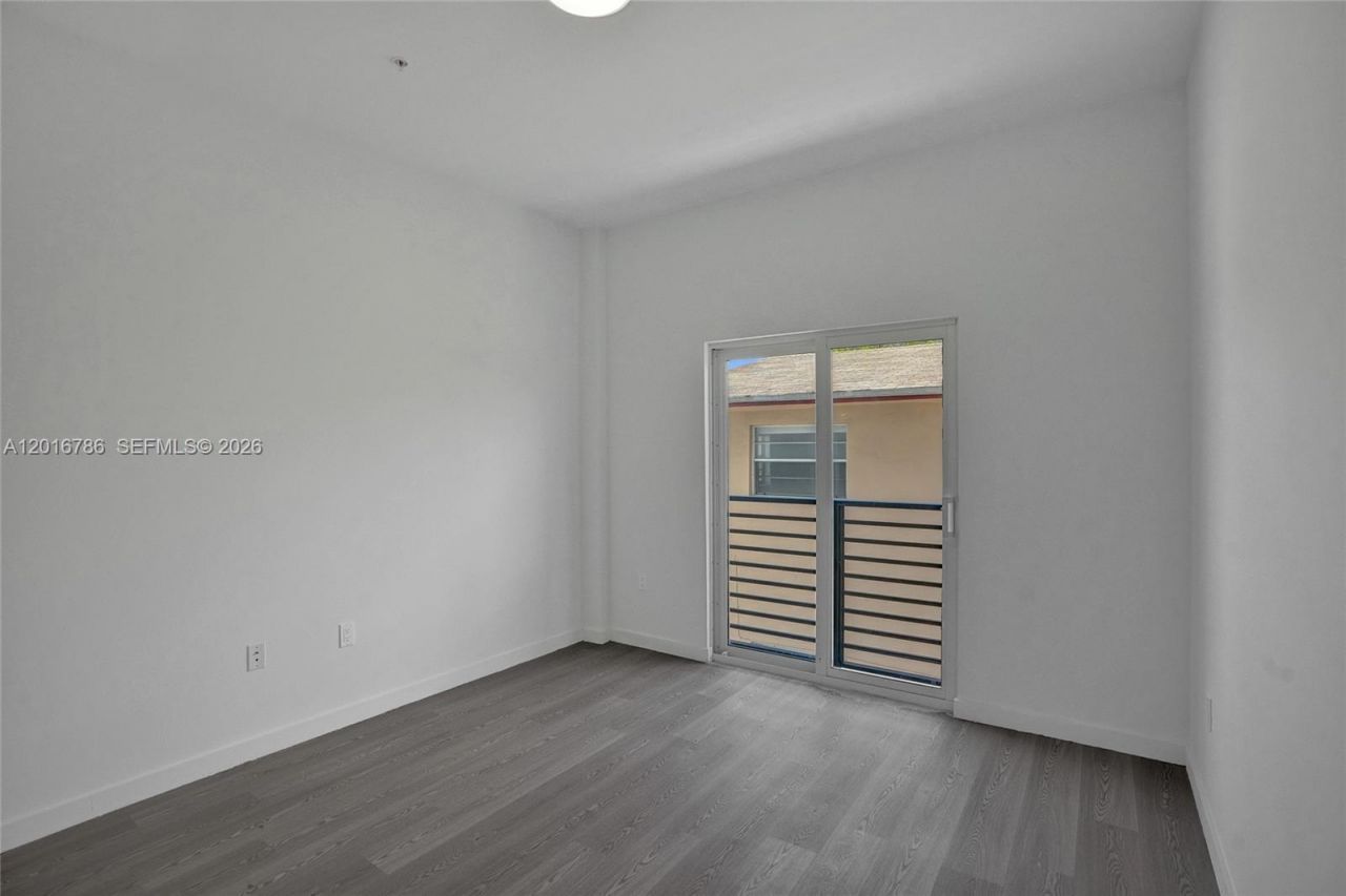 1567 NW 1st St , Unit 9, Miami, FL 33125 Photo