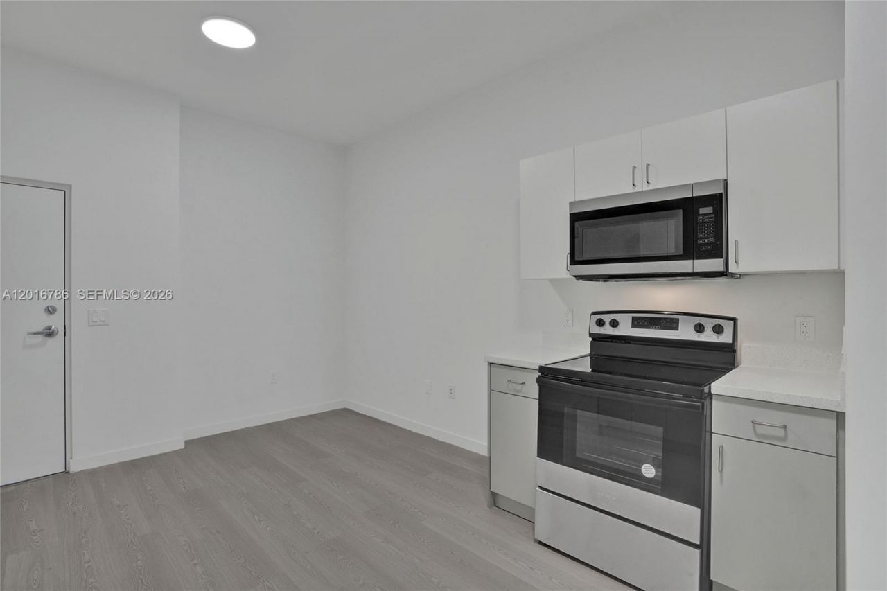 1567 NW 1st St , Unit 9, Miami, FL 33125 Photo
