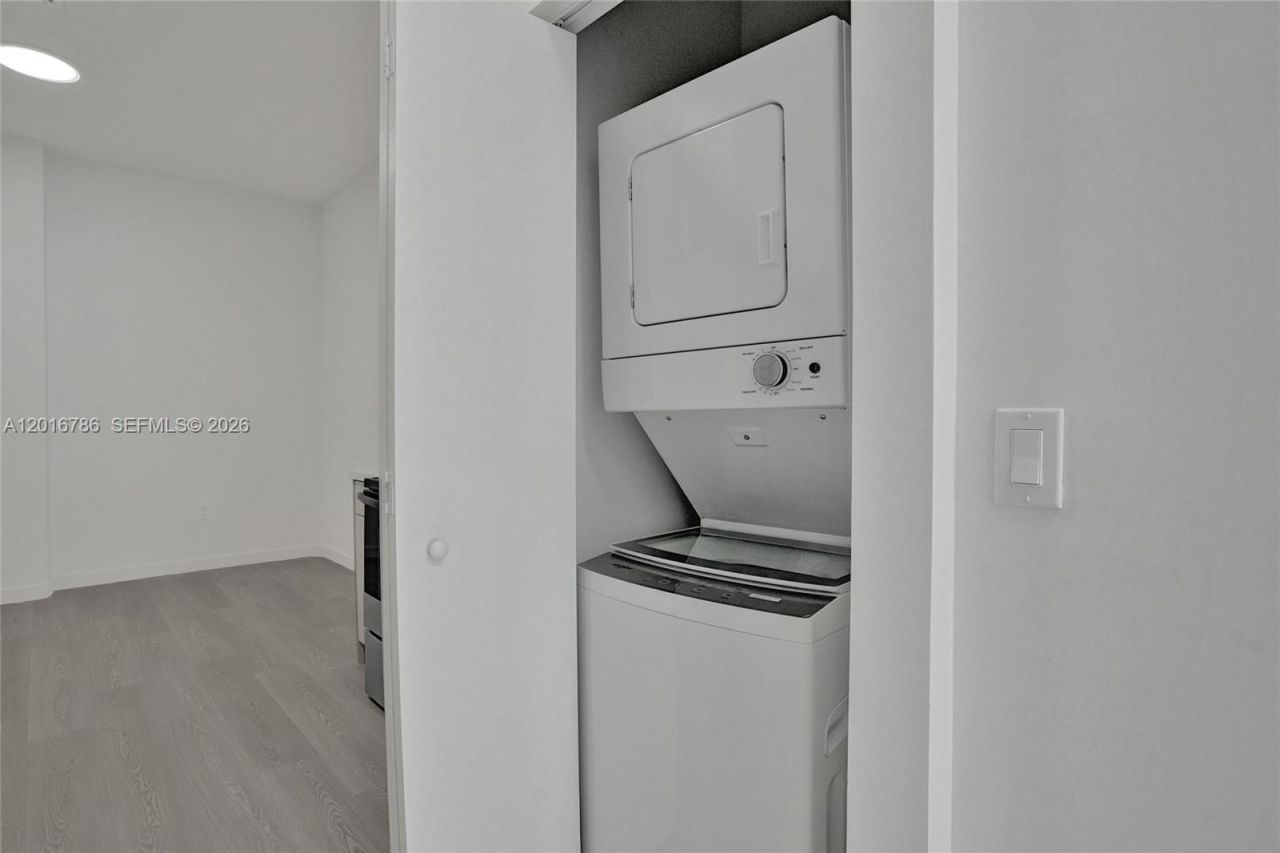 1567 NW 1st St , Unit 9, Miami, FL 33125 Photo