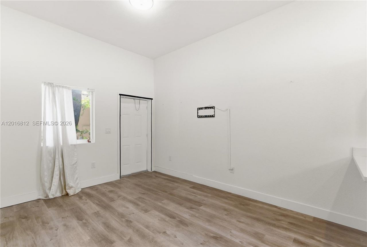 830 SE 14th St , Fort Lauderdale, FL 33316 Photo