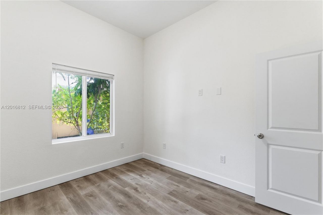 830 SE 14th St , Fort Lauderdale, FL 33316 Photo