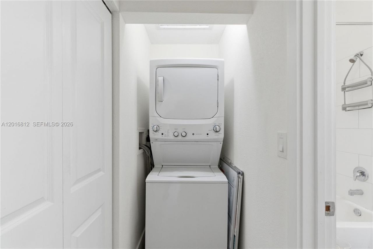 830 SE 14th St , Fort Lauderdale, FL 33316 Photo