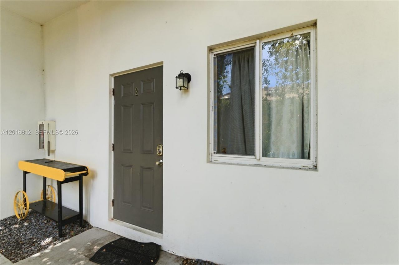 830 SE 14th St , Fort Lauderdale, FL 33316 Photo