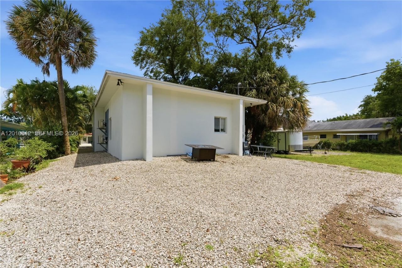 830 SE 14th St , Fort Lauderdale, FL 33316 Photo
