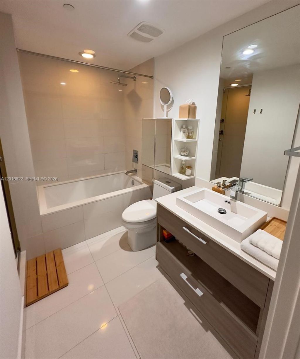 1300 S Miami Ave , Unit 1709, Miami, FL 33130 Photo