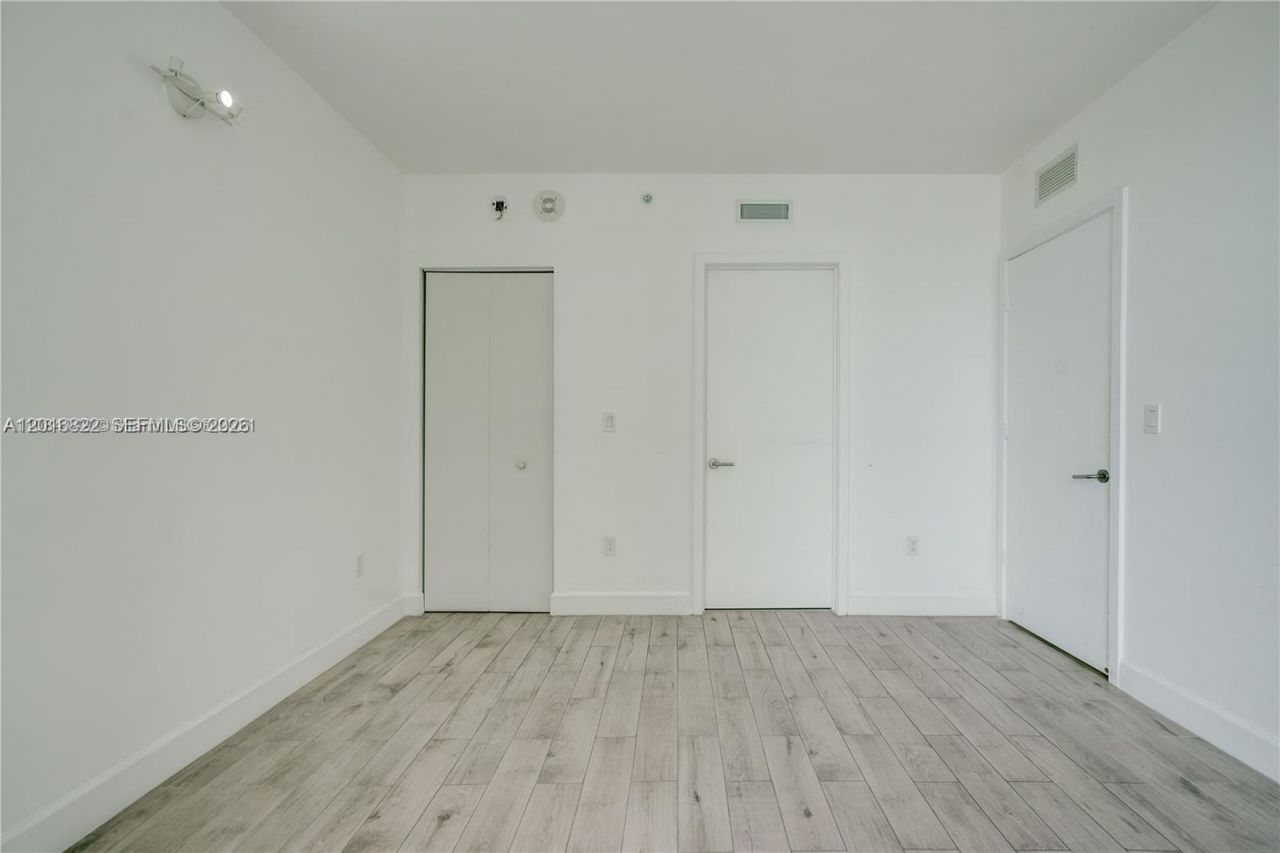 1300 S Miami Ave , Unit 1709, Miami, FL 33130 Photo