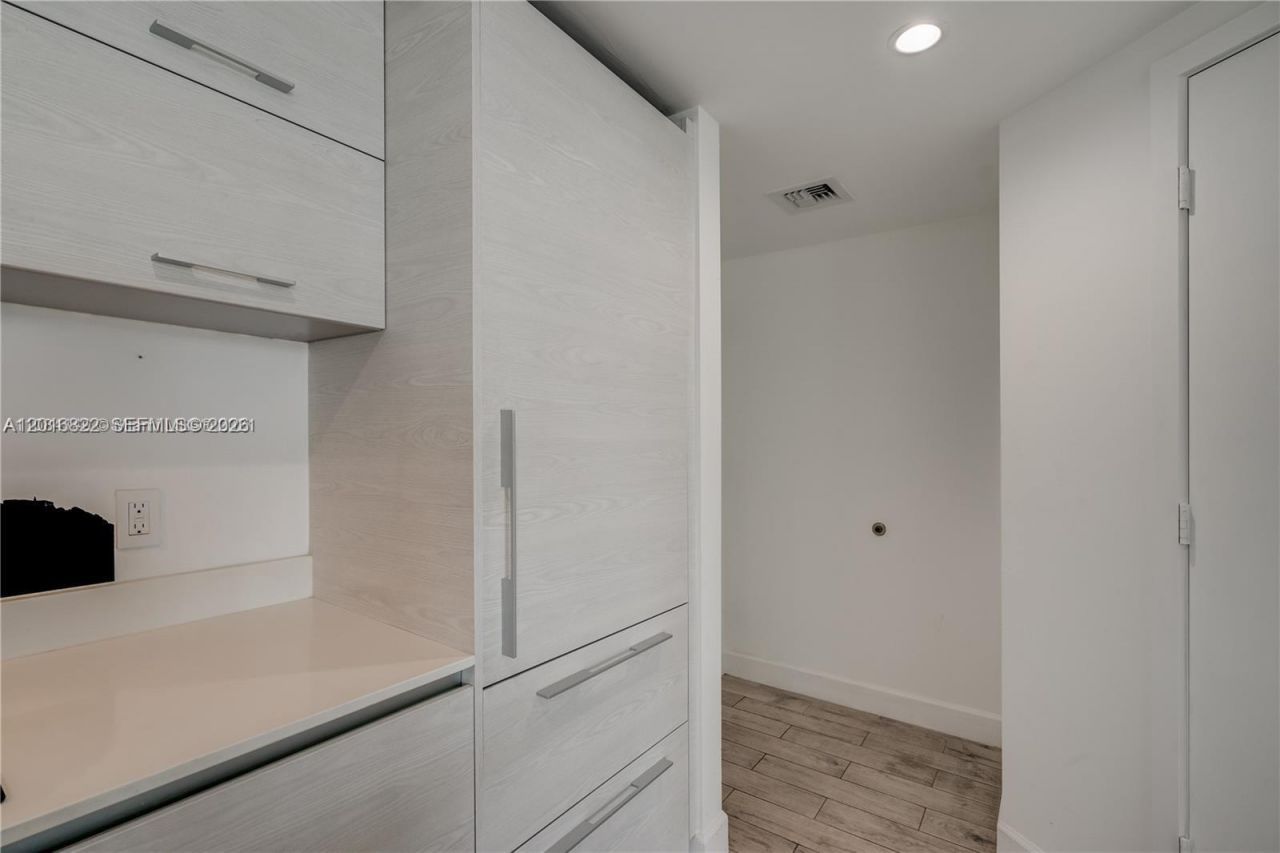 1300 S Miami Ave , Unit 1709, Miami, FL 33130 Photo