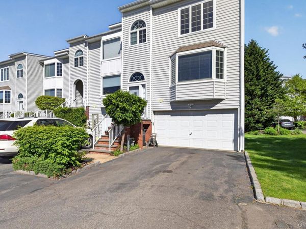241-31 Oak Park Drive, Unit 51C, Douglaston, NY 11362