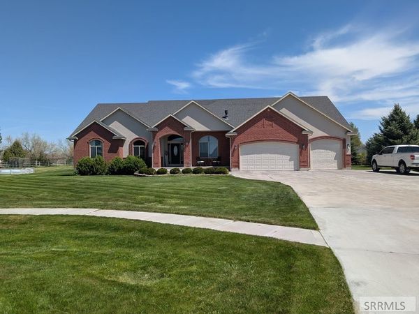 9232 N Mapleview Drive, IDAHO FALLS, ID 83401