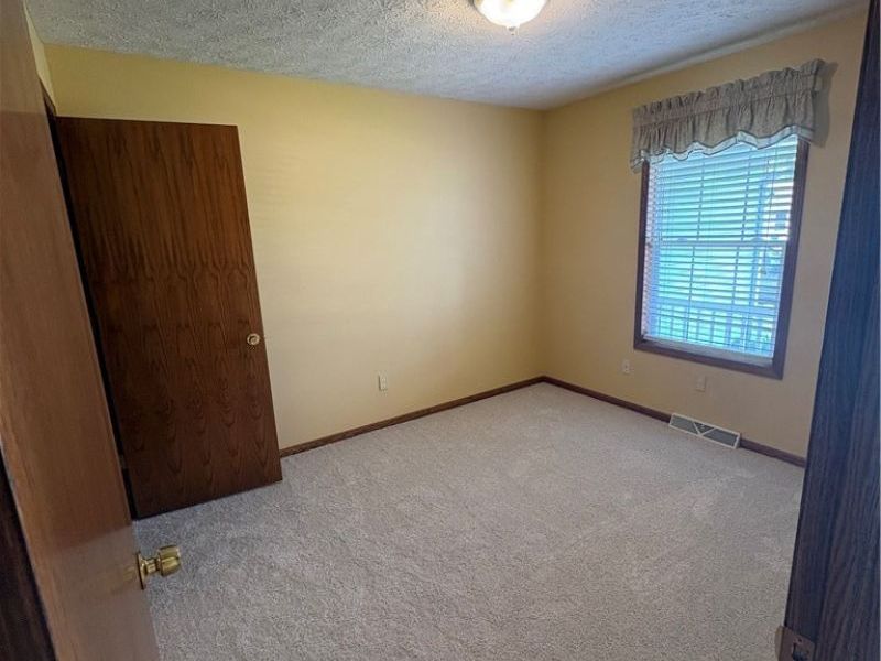 4825 Woodstone Avenue NW, Canton, OH 44647 Photo 4