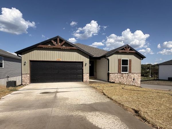 900 Shorthorn Lane, Marshfield, MO 65706