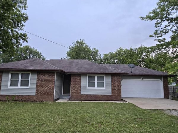 4044 W Collings Street , Springfield, MO 65803