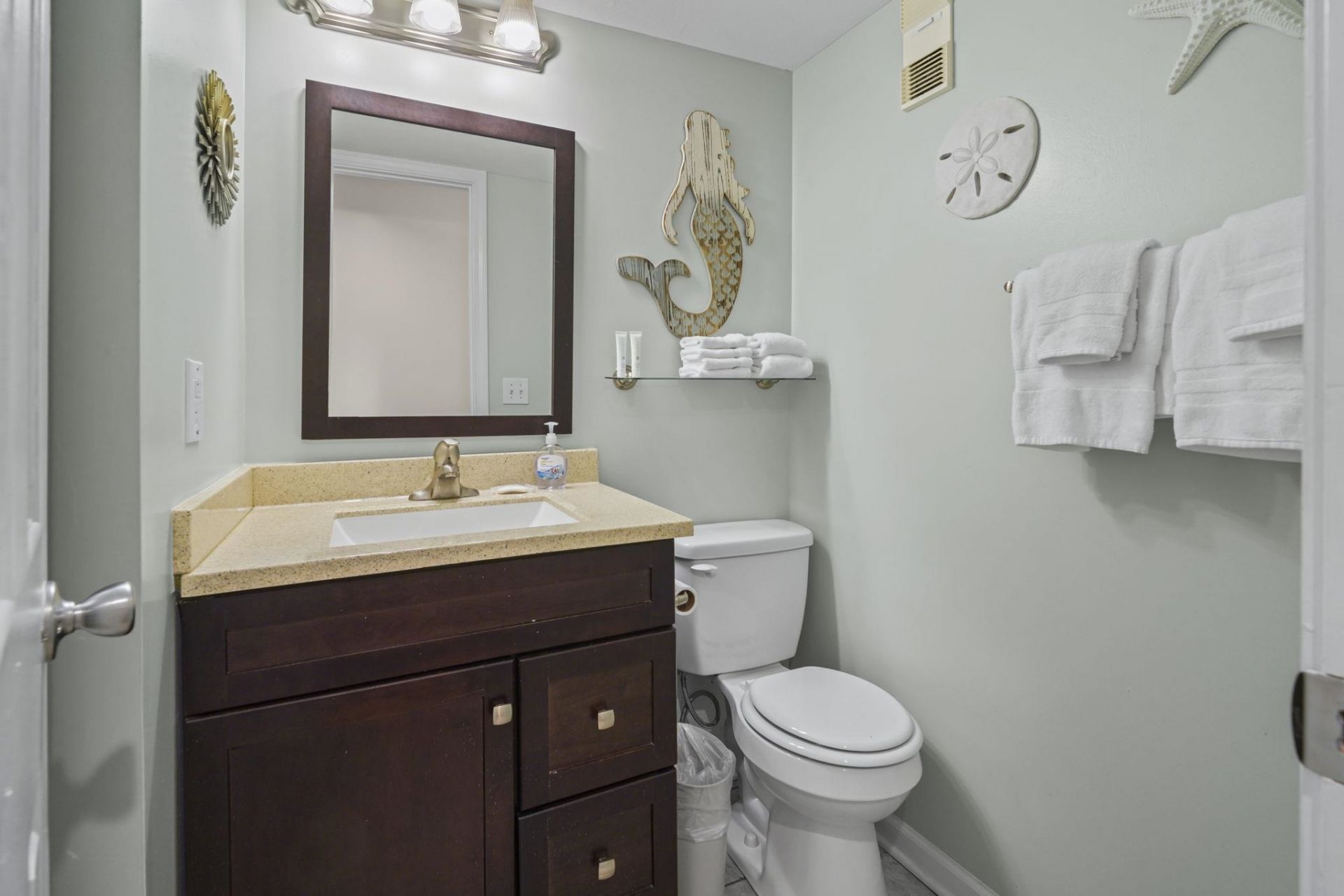 9400 Shore Dr. Photo 11