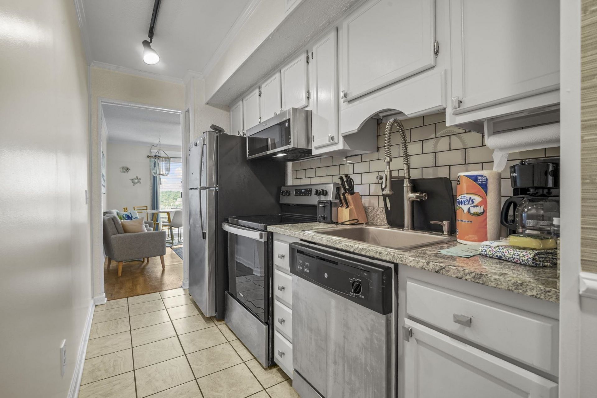 9400 Shore Dr. Photo 13