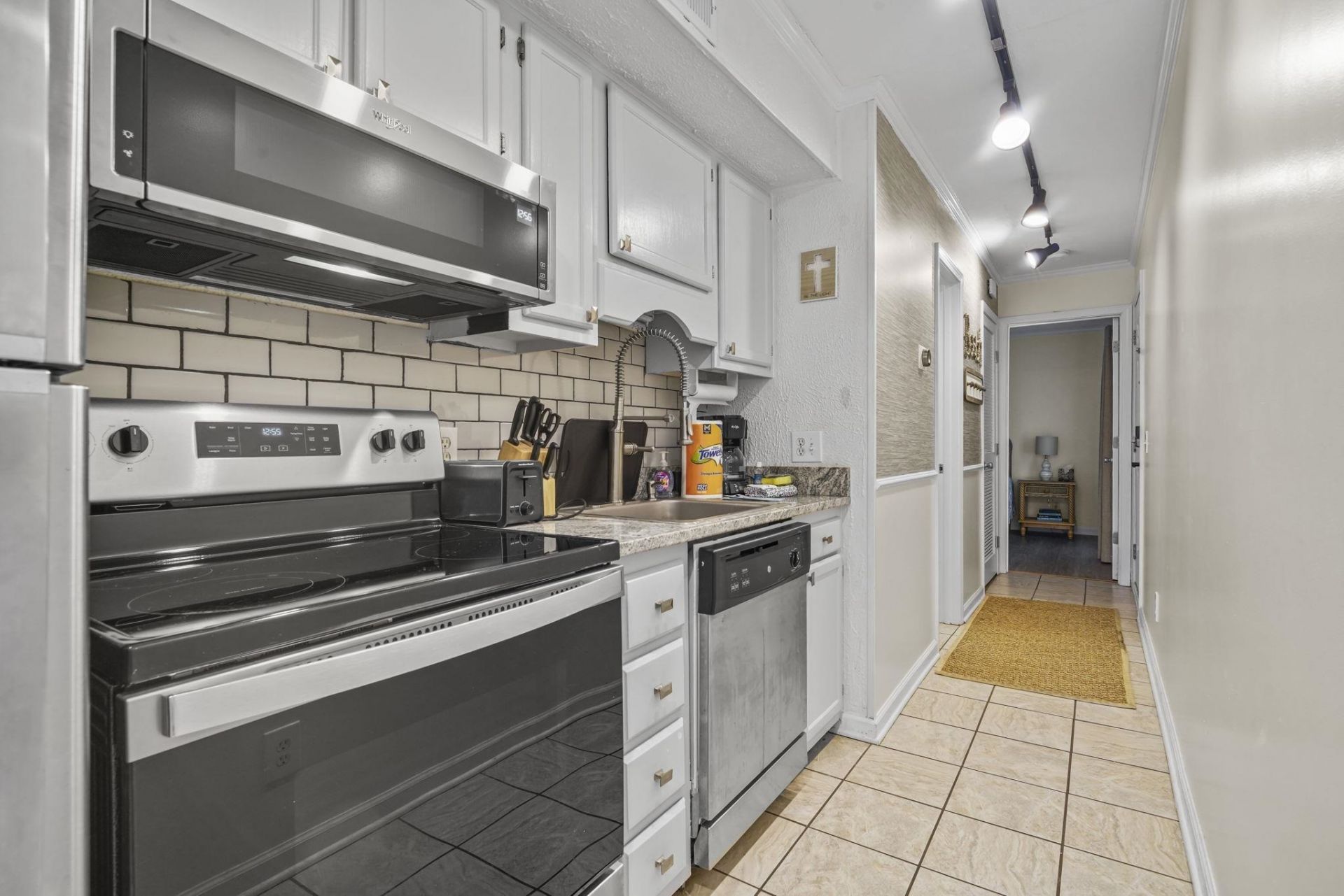9400 Shore Dr. Photo 16
