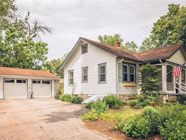 4802 Neosho Lane, Roeland Park, KS 66205
