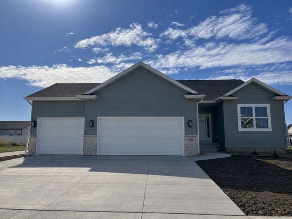 530 Ashton Drive NE, Mt Vernon, IA 52314