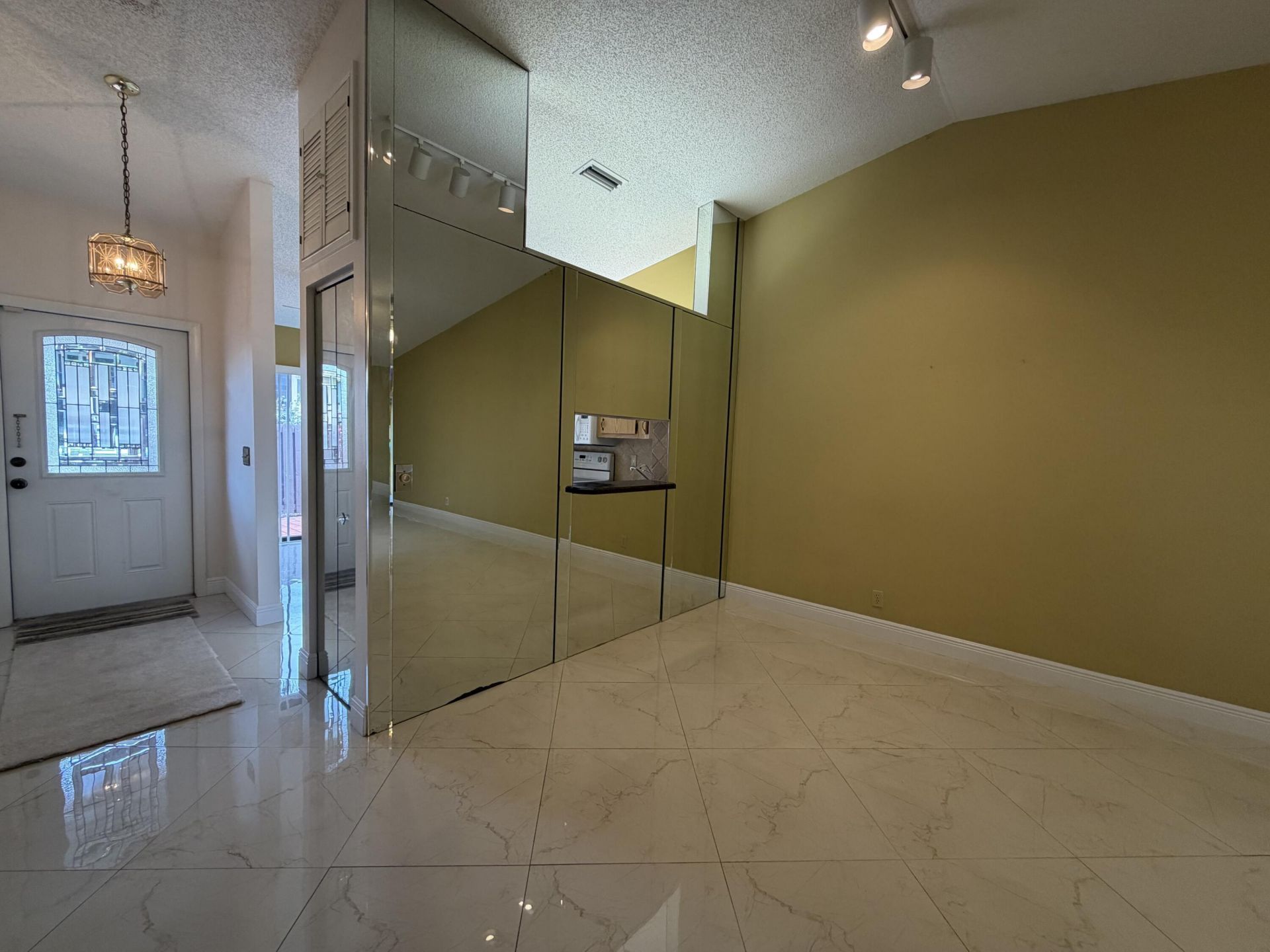 809 Sky Pine Way, Unit F, Greenacres, FL 33415 Photo