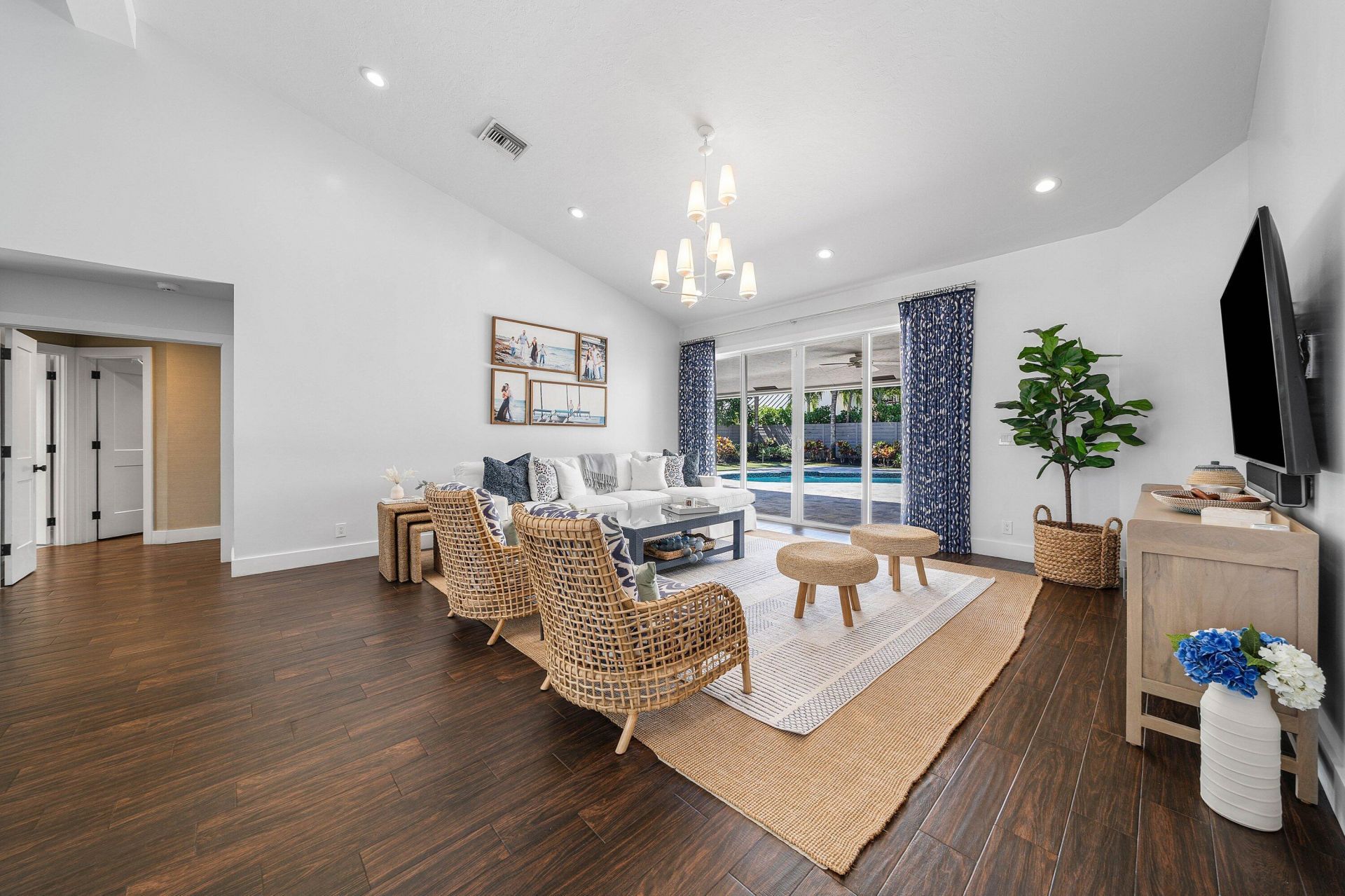 916 SW 37th Court, Boynton Beach, FL 33435 Photo