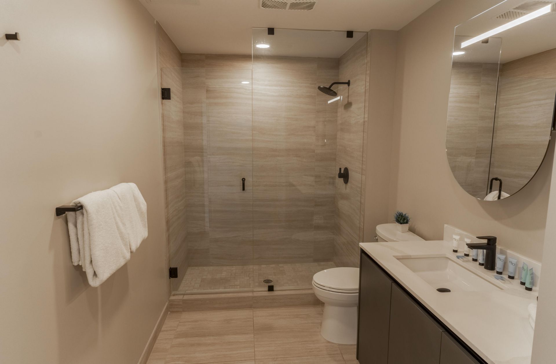 580 72nd Street, Unit 1102, Miami Beach, FL 33141 Photo