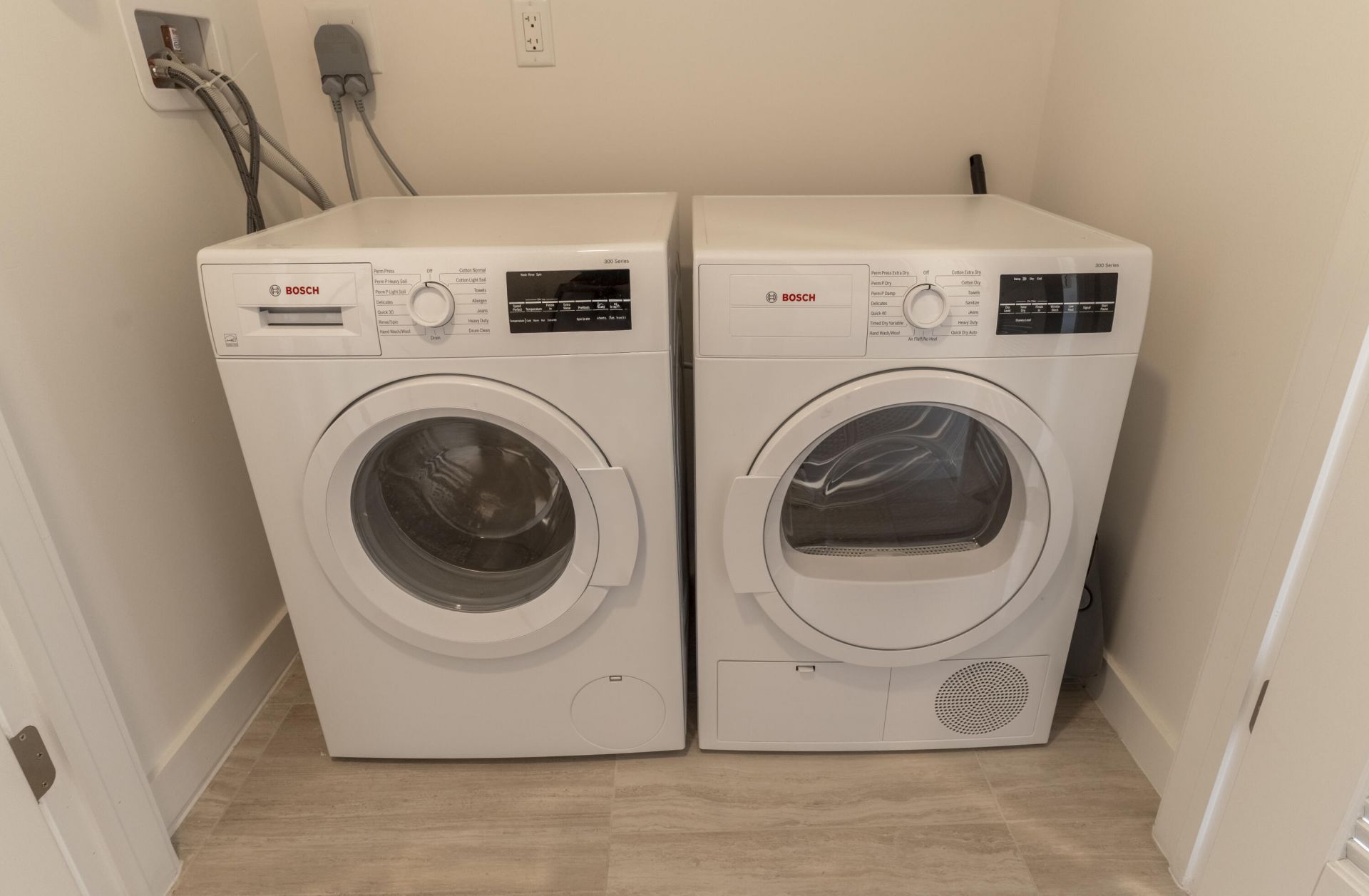 580 72nd Street, Unit 1102, Miami Beach, FL 33141 Photo