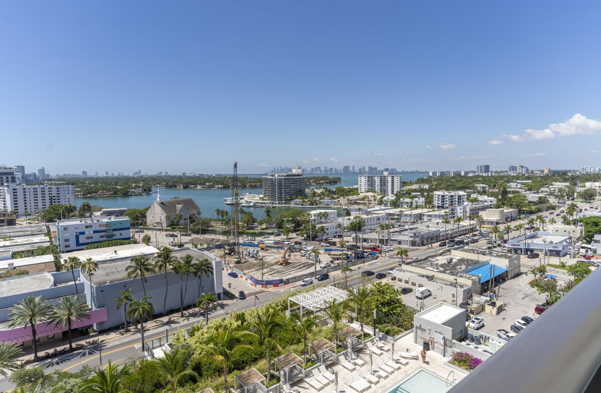 580 72nd Street, Unit 1102, Miami Beach, FL 33141 Photo