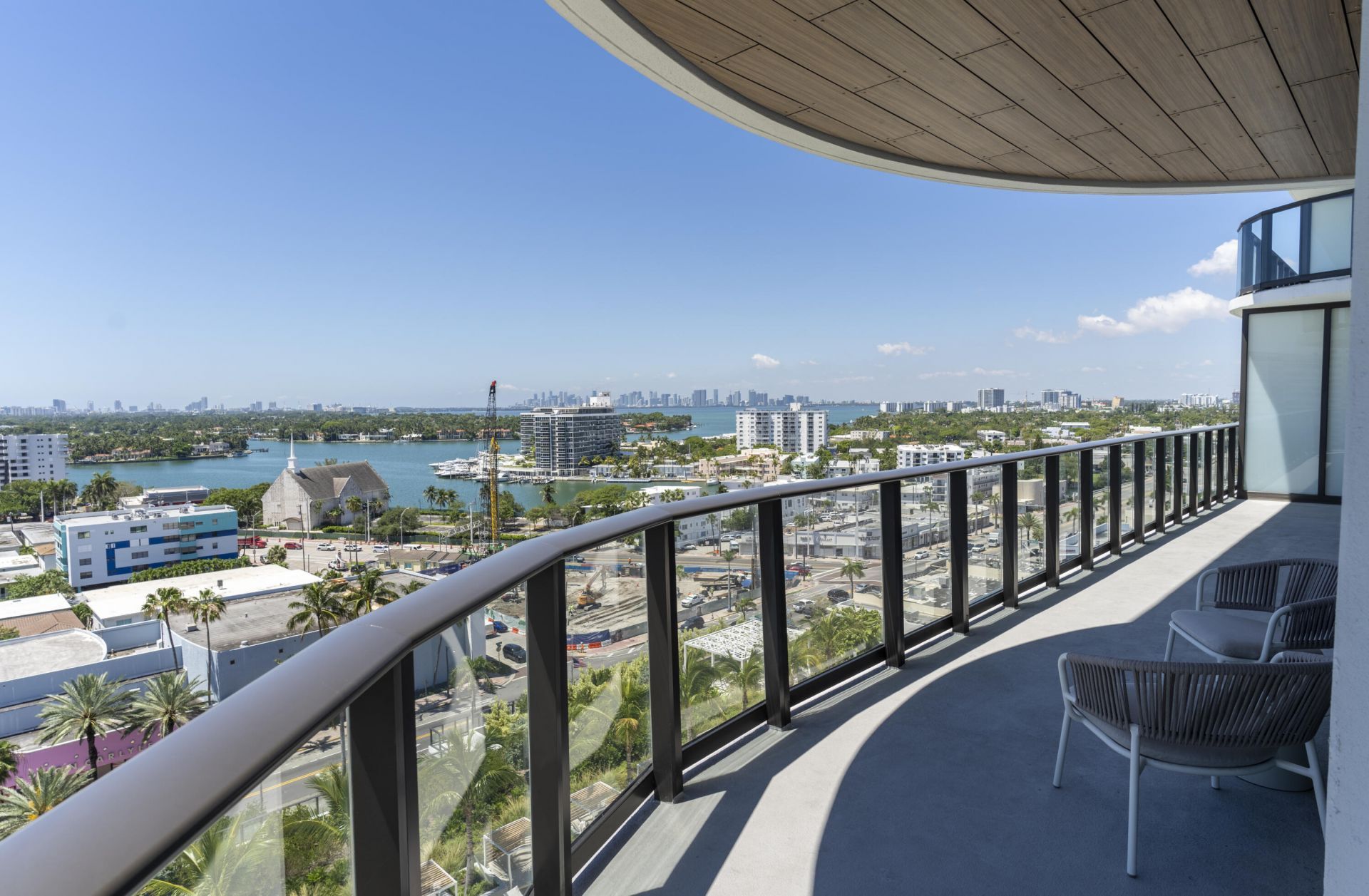 580 72nd Street, Unit 1102, Miami Beach, FL 33141 Photo