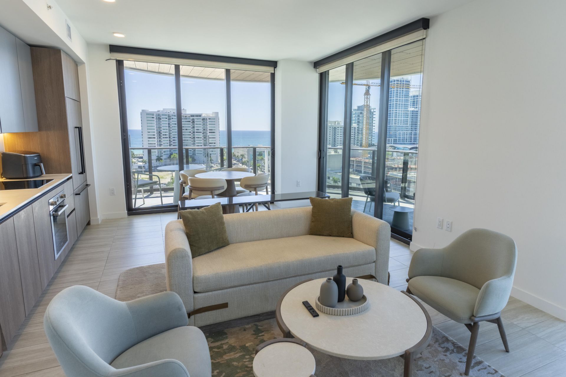 580 72nd Street, Unit 1102, Miami Beach, FL 33141 Photo