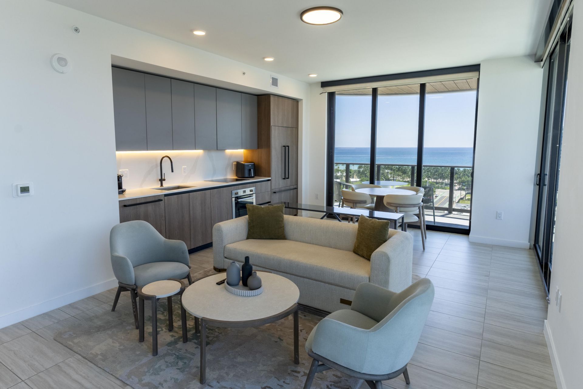 580 72nd Street, Unit 1102, Miami Beach, FL 33141 Photo