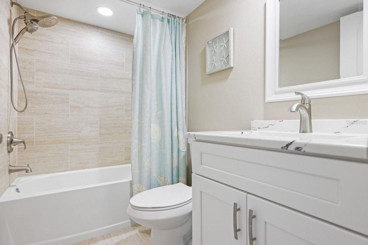 821 Bahia Del Sol Drive, Unit B, Ruskin, FL 33570 Photo