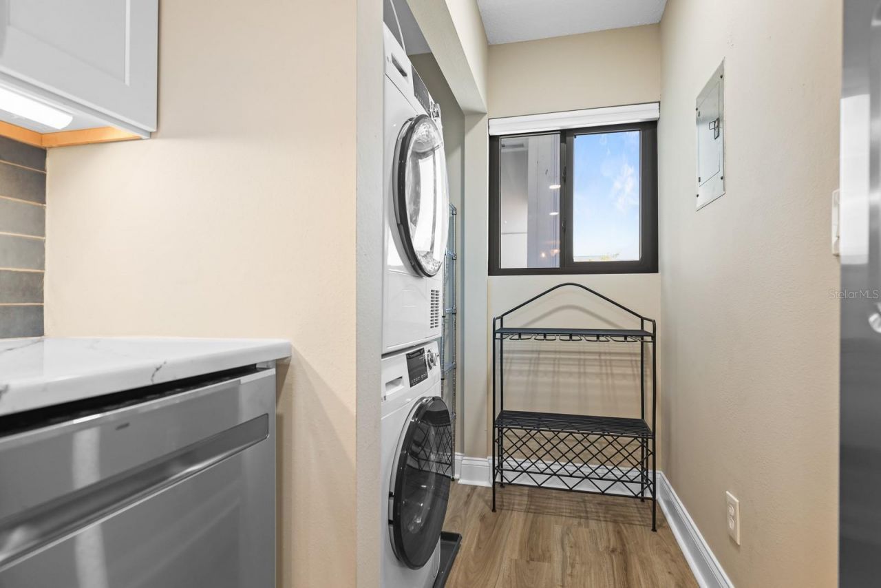 821 Bahia Del Sol Drive, Unit B, Ruskin, FL 33570 Photo