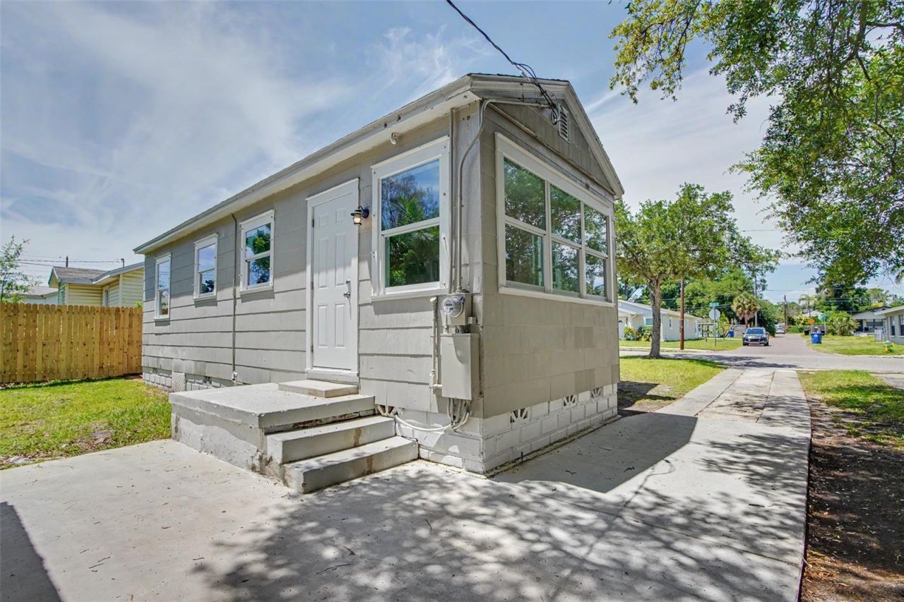 850 18th Avenue S, Saint Petersburg, FL 33705 Photo