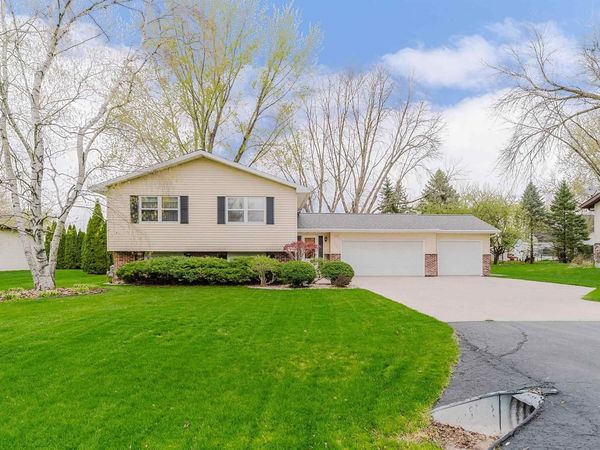 5154 VILLAGE ROAD, Butte Des Morts, WI 54927