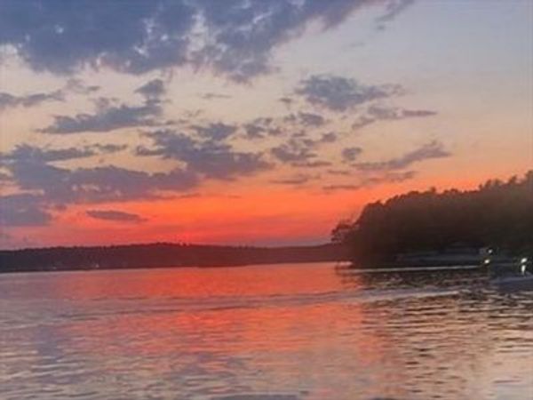 670 Eastside Rd, Wrentham, MA 02093
