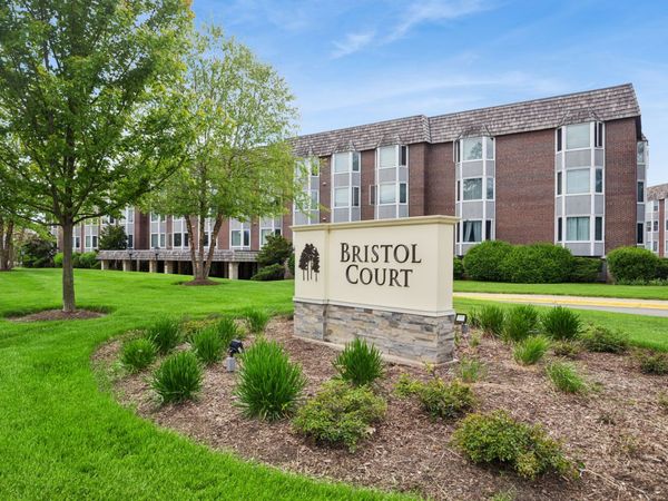 400 Ascot Drive, Unit 1E, Park Ridge, IL 60068